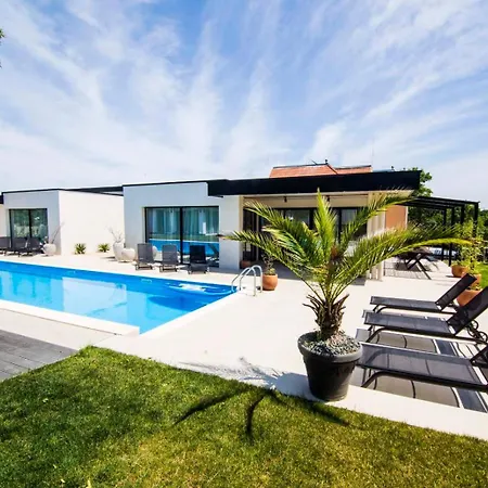 Luxury Giardino Lozenetz 洛泽内茨