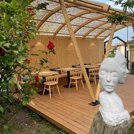 Luxury Giardino Lozenetz * לוזנטס
