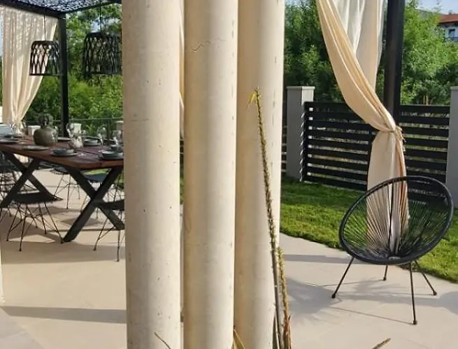 Luxury Giardino Lozenetz 别墅