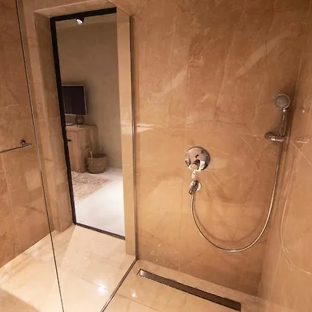 Luxury Giardino Lozenetz فيلة