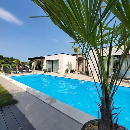 Luxury Giardino Lozenetz Villa