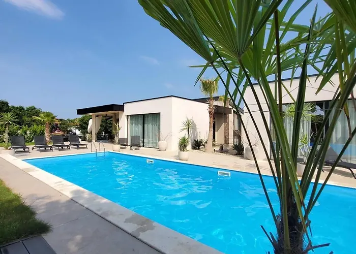 Luxury Giardino Lozenetz Вилла