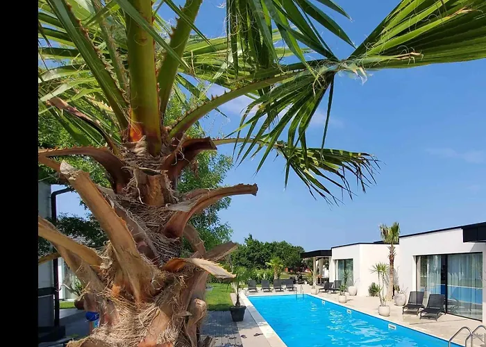 Вилла Luxury Giardino Lozenetz